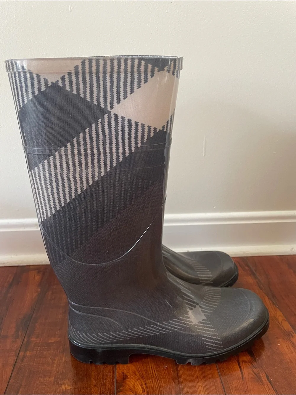 Burberry Wellington Rain Boots - Picture 3 of 9